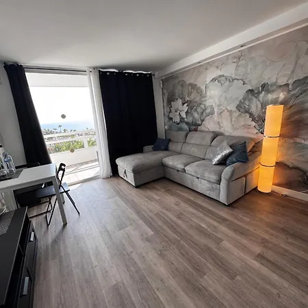 Apartment Ocean View With Pool In Americas Next To Bus Station Costa Adeje (Tenerife)